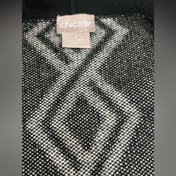 Chico’s women’s Black and White Printed tassel Cardigan size 1 medium - Picture 7 of 7